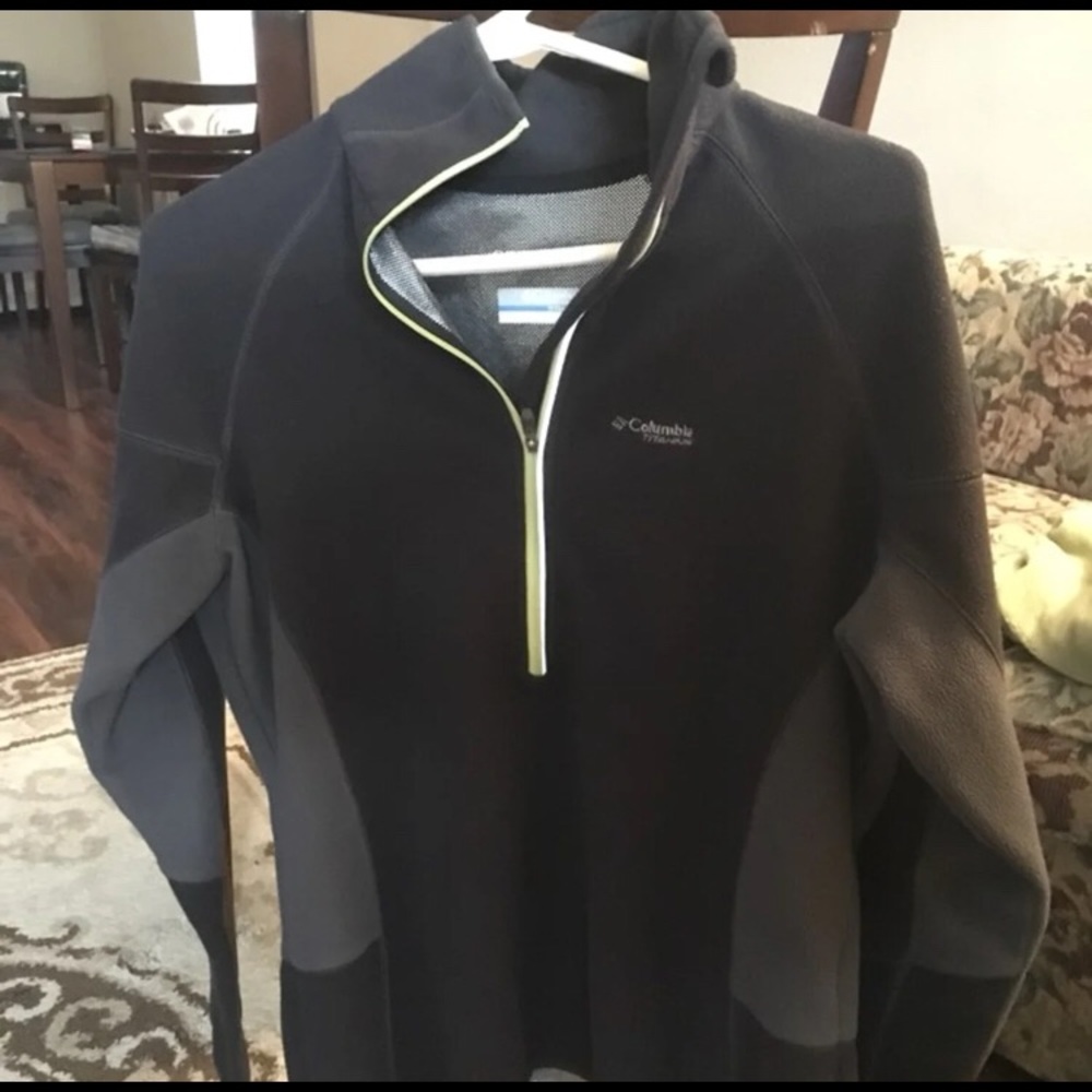 SOLD Columbia Titanium Halfzip Fleece